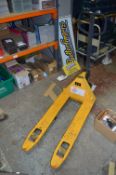 *685x1100 2.3Tonne Pallet Truck
