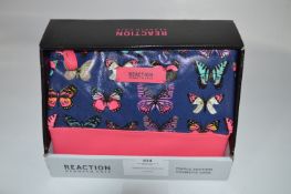 *KENNETH COLE REACTION COSMETIC CASE