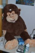 *HUGFUN SITTING MONKEY