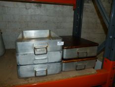 *Five Aluminium Roasting Tins