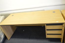 *Large Light Oak Single Pedestal Desk