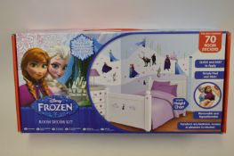 *DISNEY FROZEN ROOM DECOR KIT