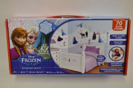 *DISNEY FROZEN ROOM DECOR KIT