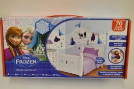 *DISNEY FROZEN ROOM DECOR KIT
