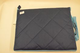 *PICNIC BLANKET (BLUE)