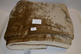 *SUPER PLUSH SHERPA THROW