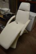 *Beautician's Multipositional Treatment Chair