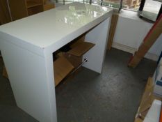 *High Gloss White Posy Table
