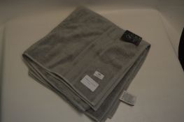 *CHARISMA BATH TOWEL (SILVER)