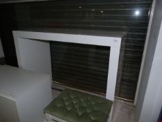 *High Gloss White Poser Table