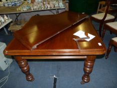 Victorian Mahogany Extending Dining Table