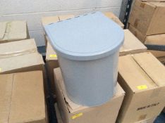 Box Containing 100 LI.DL3.010 12V Halogen Downligh