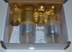 1 x VP Twin Valve with Diverter - VAL1002 - Ref: DSY135 - CL190 - Location: Altrincham WA14