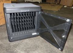 1 x Kensington Charge and Sync Cabinet for 10 iPad Tablets - Untested Return - Ref: DRT0151 - CL185