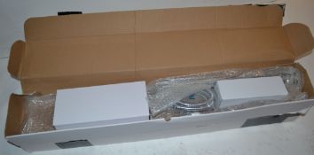 2 x VP Traditional Riser Rail with Diverter and Handset - S200G1 - Ref: DSY116 - CL190 - Location: A