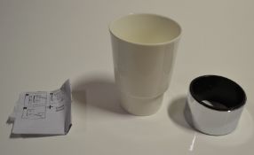 1 x Freestanding White Ceramic Tumbler And Metal Holder - Used Stock - KAIIY126A - Ref: DSY156 -