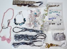 200 x Assorted Pieces Of Costume Jewellery & Fashion Accessories - Necklaces, Rings, Headbands and