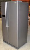 1 x Samsung American-Style (Side By Side) Fridge / Freezer RSH1NHMH - Dimensions: Dimensions (H)177.