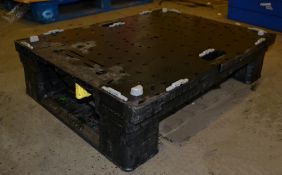 1 x K-Roll Convertible Wheeled Plastic Pallet - Dimensions 80x60x20cm - CL185 - Ref: DRT0517 - Locat
