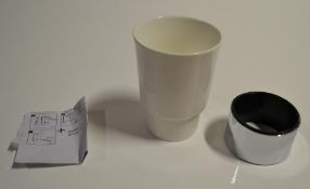 1 x Freestanding White Ceramic Tumbler And Metal Holder - Used Stock - KAIIY126A - Ref: DSY156 - CL1