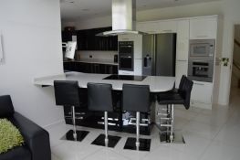 1 x Contemporary Fitted Kitchen With Appliances - Features High Gloss Soft Close Black & White