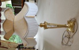 1 x Art Deco Style Lamp in Gold - CL226 - Location: Knutsford WA16 - NO VAT ON THE HAMMER Includes