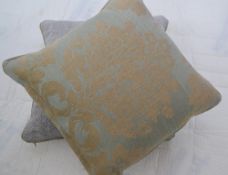 1 x DURESTA Feather Scatter Sml 43cm Std - Ex-Display In Excellent Condition - Ref: 5579879 - CL087