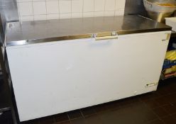 1 x Chest Freezer With Easy Clean White Finish and Hygienic Stainless Steel Lid - CL180 - H93 x W170