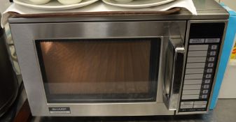1 x Sharp 1900w R-24AT Commercial Microwave Oven - 240v - Stainless Steel Finish - CL180 - Ref IC231