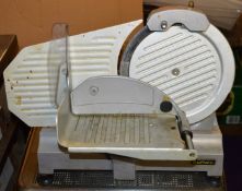 1 x Buffalo Commercial Counter Top Meat Slicer - 240v - CL180 - Ref IC261 - Location: London EC3V