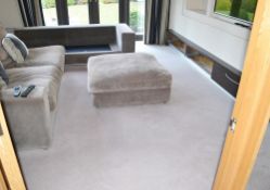 1 x Premium Quality Cream Carpet - Dimensions: 15'9