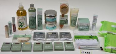 1 x Assorted Collection of Boots Botanics Beauty Care Products - CL011 - Brand New Stock -