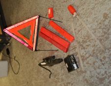 Assortment of Auto Items Including 3 x Foldable Warning Triangles And A Jack - CL007 - Location:
