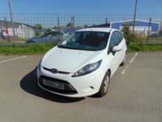 White Ford Fiesta Econetic TDCI