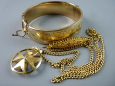 A FIFTEEN CARAT GOLD VICTORIAN BROOCH, 3.5 grms, an eighteen carat gold Maltese Cross pendant on