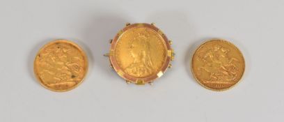 THREE GOLD SOVEREIGNS 1892 (mounted), 1900 & 1910
