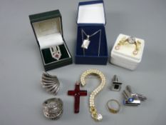 A SMALL QUANTITY OF VINTAGE & MODERN JEWELLERY including a nine carat gold child's ring, a ruby