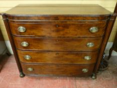 A GEORGIAN MAHOGANY CHEST of four drawers, the reeded edge top with reeded pillar side decorations