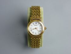 A LADY'S GUCCI WRISTWATCH, the dial with date aperture set with Roman numerals on an articulated