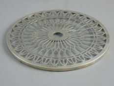 A HALLMARKED PIERCED SILVER & GLASS TEAPOT STAND, Birmingham 1931 by Walker & Hall, 15.5 cms