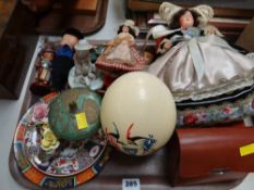 Various tourist dolls, tourist objects etc