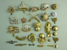 A QUANTITY OF MILITARY CAP BADGES ETC including a gold colour and enamel RAF sweetheart brooch and a