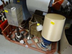 Parcel of table lamps & magazine racks