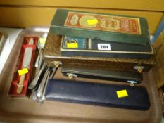 A tray of loose & cased cutlery