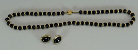 BLACK ONYX & 9CT YELLOW GOLD NECKLACE & EARRINGS
