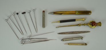 A PARCEL OF PENS & PENCILS etc including a vintage fountain pen/pencil duo, a part yellow metal (