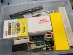 A BOX OF MODERN MIXED DIECAST TOY VEHICLES