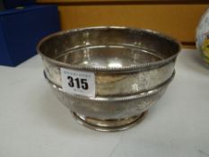 Silver footed bowl with London hallmark, 7.9 troy ozs