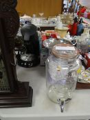 Parcel of modern kitchen items including a Phillips Senseo coffee machine