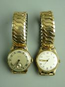 A GENT'S NINE CARAT GOLD ENCASED CIRCULAR DIAL (3 cms) WRISTWATCH with expanding non-gold bracelet